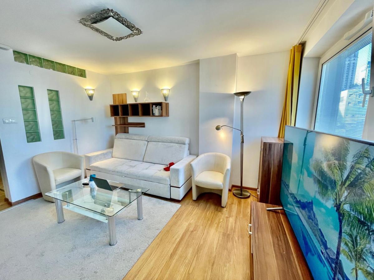 Appartement Sushi Metro Wifi 500 Mbs, 70'tv Netflix Appletv+ Warschau